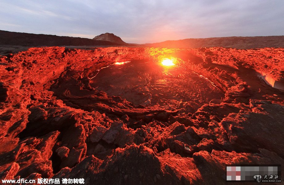 震撼！航拍全球最壮观火山喷发场景