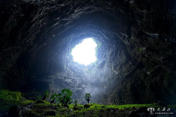 探秘湖北西部山区“地下风景线”