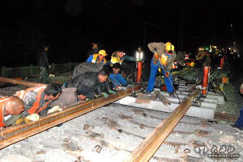 中川铁路道岔拨接率先完工