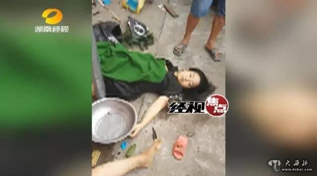 女子家门口洗漱竟遭遇车祸 肇事司机骨折忍痛施救