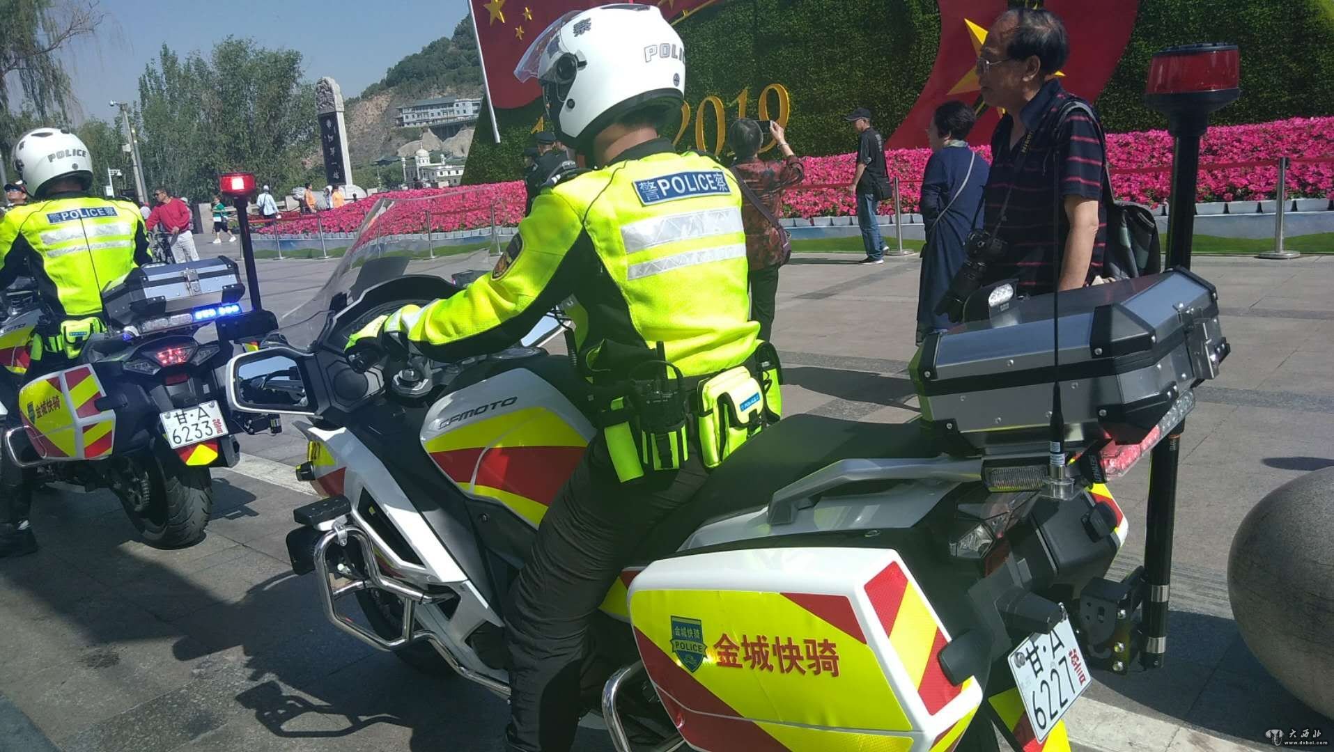 兰州“金城快骑”警察