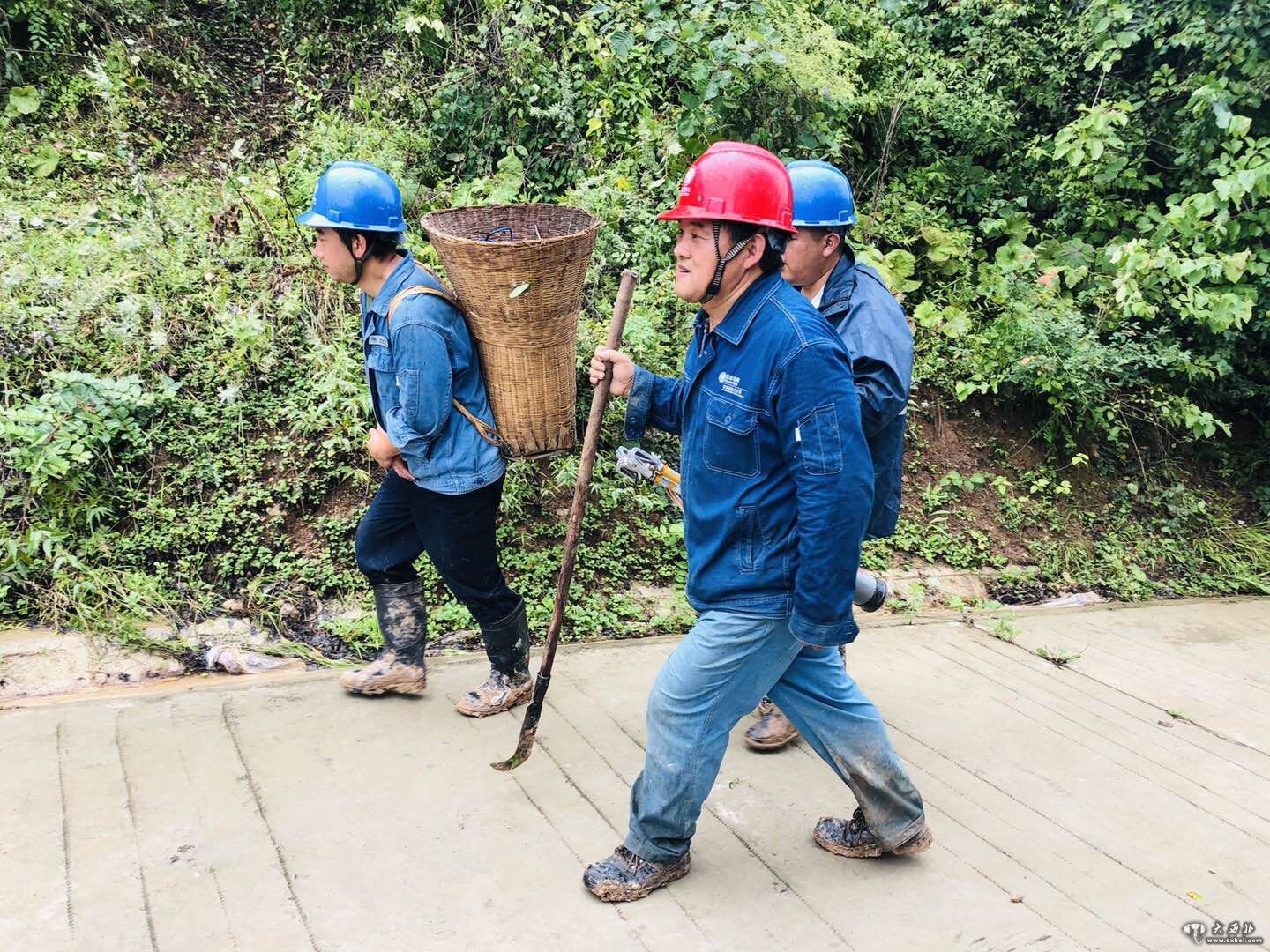 甘肃陇南两当县洪水退