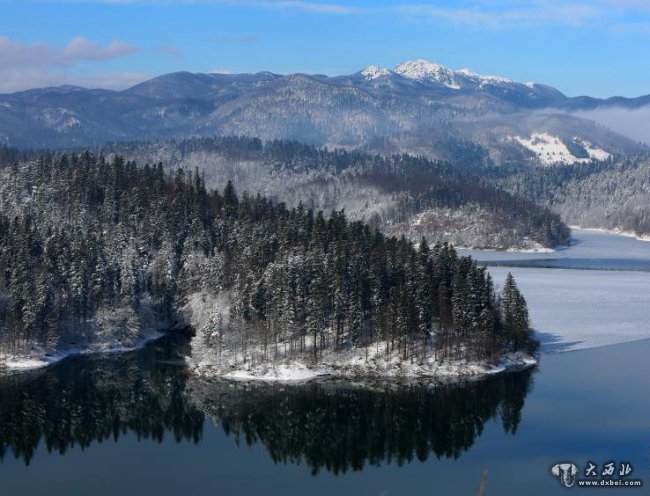 雪后湖山